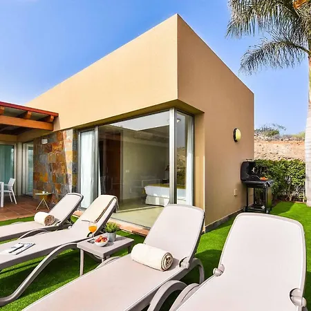 Par 4 9 Villa *